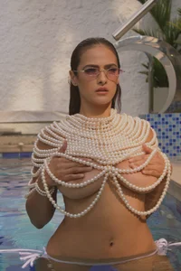 Pearl Breasts od SofiaReyes1  snímek
