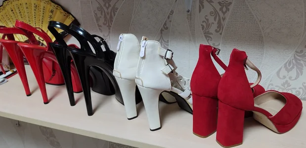 KlaryBraitのcollection of my heelsの枚の写真