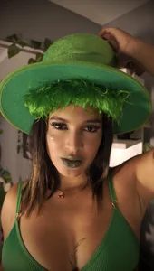 zoey-fox Saint Patrick’s day for you 😚💰🌈 Pic 5