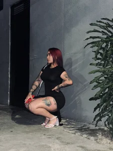 MargotFord A rude girl 🖤 টি ছবি