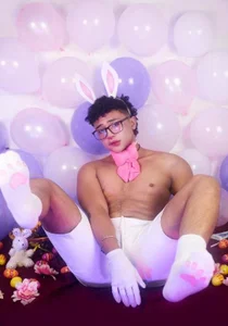 Valentin0_3Sweet and naughty bunny 🥵😏 Bild 2