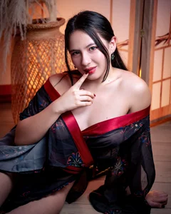 Bella_Sumers An Asian-inspired photoshoot  8টি ছবি