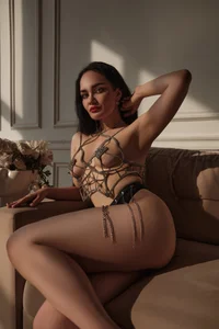 QueenAliss captivating power Pic 5