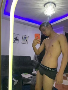Public de LITTLE_BABY2026  3 Imagens