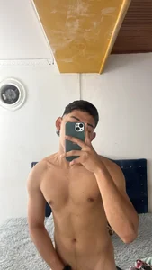 Robert__ZanKiss my body图片 2