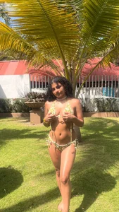 sweets_one Sexy girl Pic 4