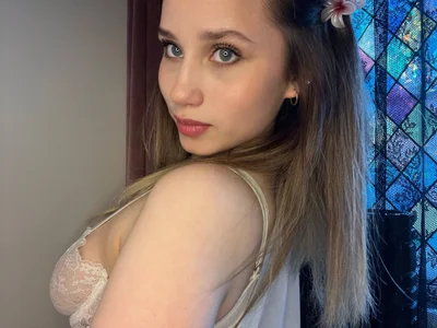 Bella__Ray Come Closer 👀 slika