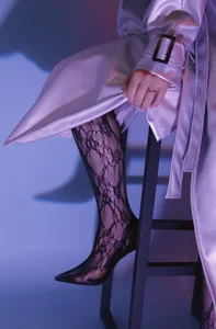 DakotaMabs Hot image in a raincoat and sexy shoes Immagine  3