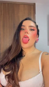 CamilJoness69 kullanıcısının White perfect 🤍❄️ albümü -  4 fotoğraf