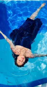 meliissa9 pool time Billede