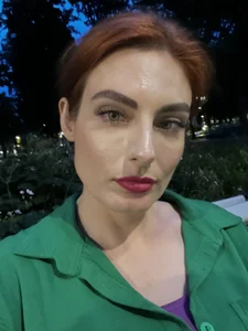 LindaLiony Public Pic 4