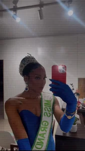 model de naomy__xx  2 photos