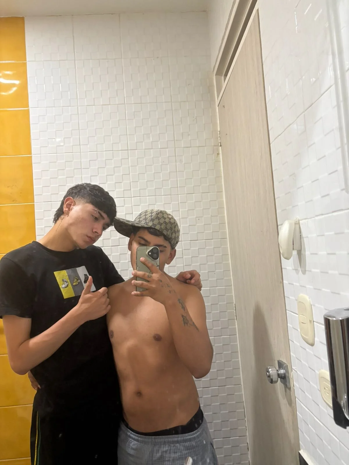 Noah__hot18 님의 트렌드 중인 사진  3900개