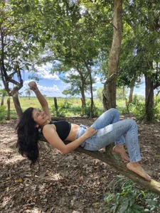 Guadalupe_Lopez Will you ask what Lupe does outside the camera? Here is the answer Immagine  2