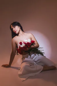 ArianaReynoldss Where roses bloom 🌹🤍 Pic 7