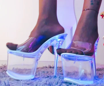 Angela_donnato kullanıcısının Fav heels 🔥 albümü -  3 fotoğraf