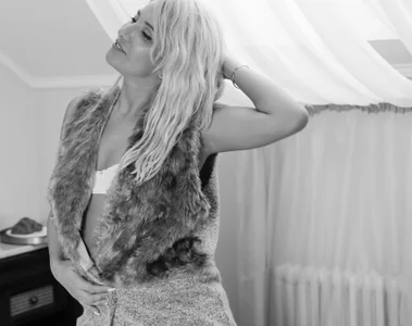 LuckySara: Sexy Gray ( фото)