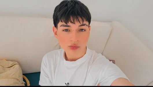 AleAurarashi Public Pic 2