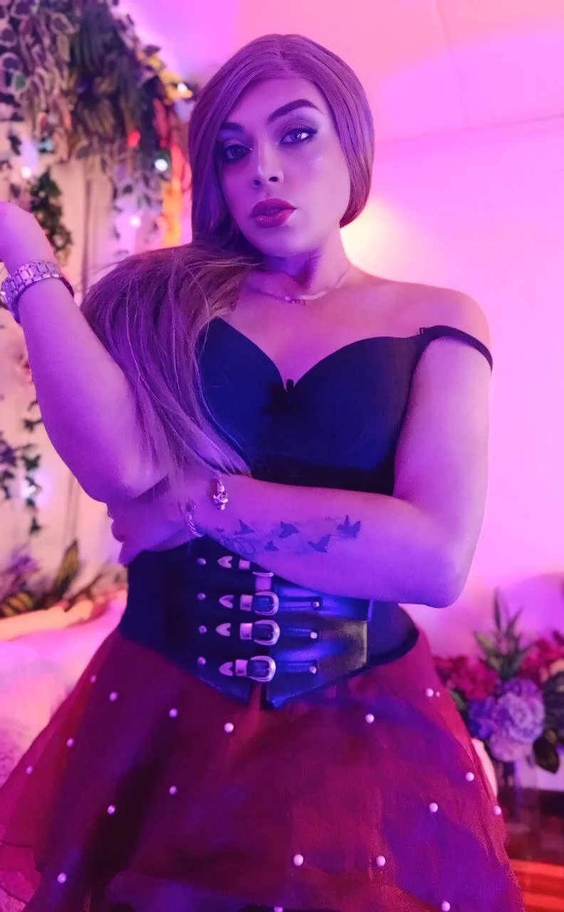 karol_elegance_ Populært foto 8240