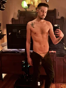 Public od cloudysaintcharlie314  2 snímek