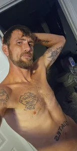 AttentionSluts: Public ( 4 фото)