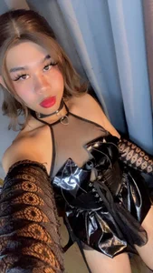 Horny_HoneyX gorgeous on black Foto 2