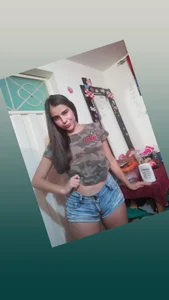 AllieYourGirl Public Pic 7