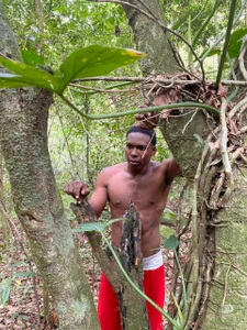 mike_aly: Mike in the jungle🐙🔥 ( 3 фото)