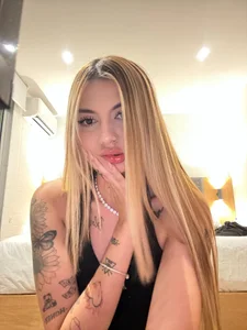 NiaHolland 🖤A lovely place🖤 Pic 2