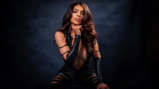 LaraDivine Queen of Control ‼️ Foto 3