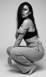 KateDeLatorrePublic Bild 3