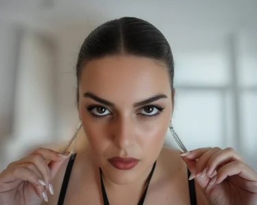 VeraNoireVip Behind the Scenes 😈 Pic 4