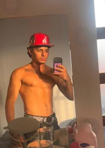 AndyHot__ Public зображення 2