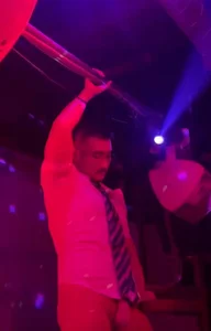 NARIO_18KINのGOGO BOY SHOW!!の 2枚の写真