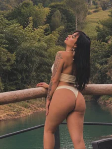Luna_Zahara Public Pic 3