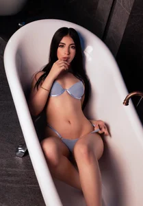 MagieeThomson Let me seduce you 💋 Pic