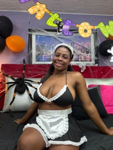 Zdjęcia KatieGomez Maid on 🔥🔥🔥:  2