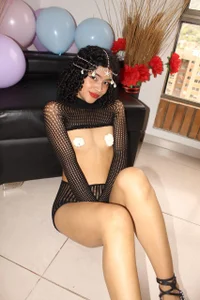 bonniie_98_ my birthday photos - {count, plural, one {תמונה אחת} two {שתי תמונות} many {# תמונ ות} other {# תמונות}}