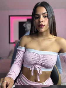 _chloe_1 Be silent, let yourself go, and kiss me with your heart 🧸🌸 Εικόνα 2