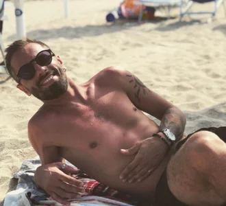 Elle_10 Public Εικόνα