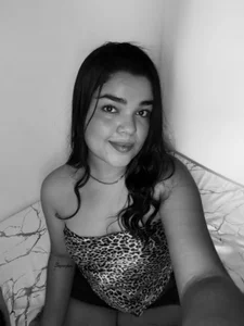 AlysaJayne Public Gambar 2