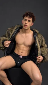 Santi_Williams Public Immagine 