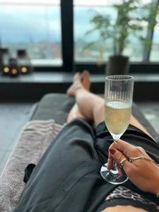 SwingWingWomanSweden Me, myself and I Pic 7