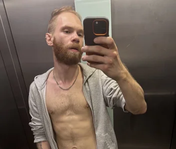 fcuk24 Public Foto