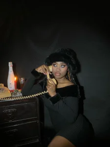 nikkystorm1_ Call me in this new year !! Billede