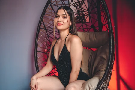 sweetty_paulina Black dress, pls undress me Pic 5