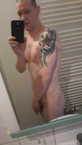 Ri0Na Public Pic