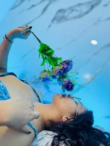 SamanthaFox_8 Caresses in Pink Pic 8