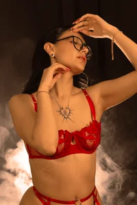 NiccolleHall U wanna taste this valentine? 💋 Foto 3