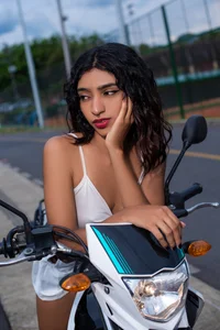 HottieVeroo_ MY MOTORBIKE Εικόνα 3